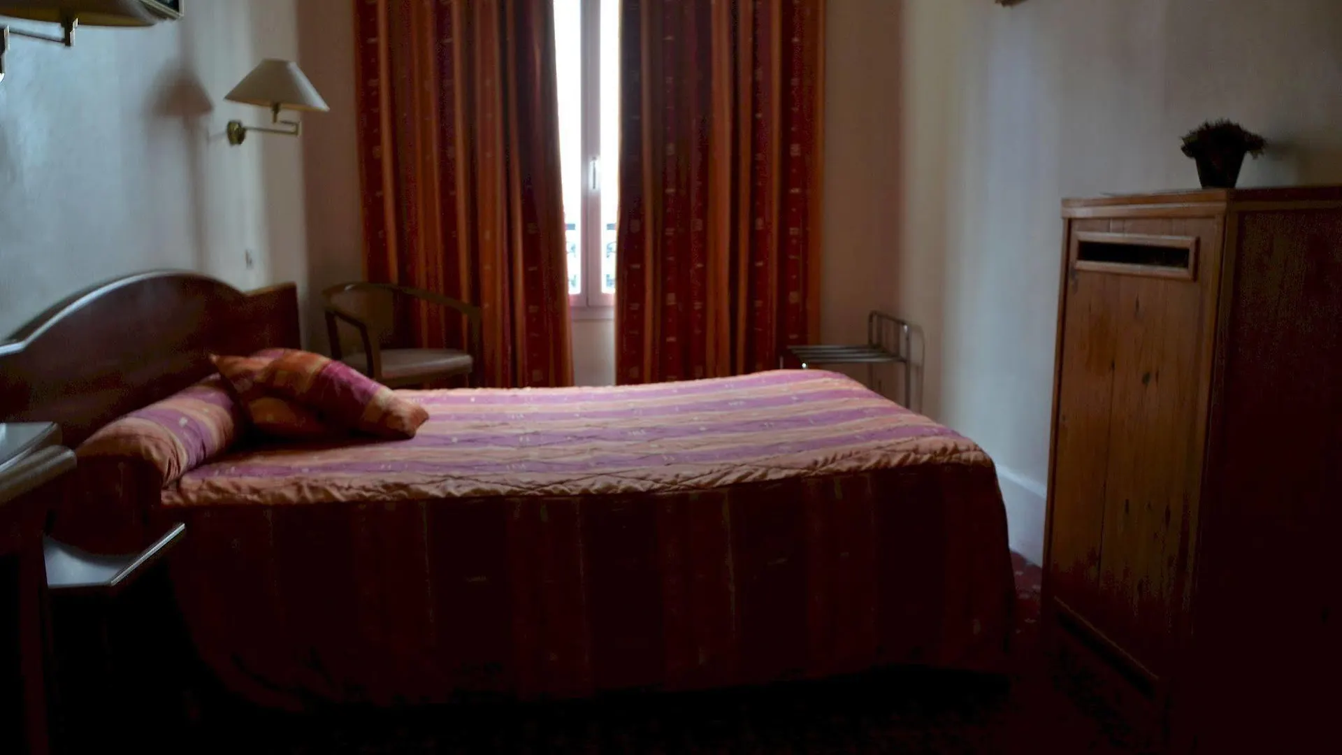 Montpellier Otel Paris
